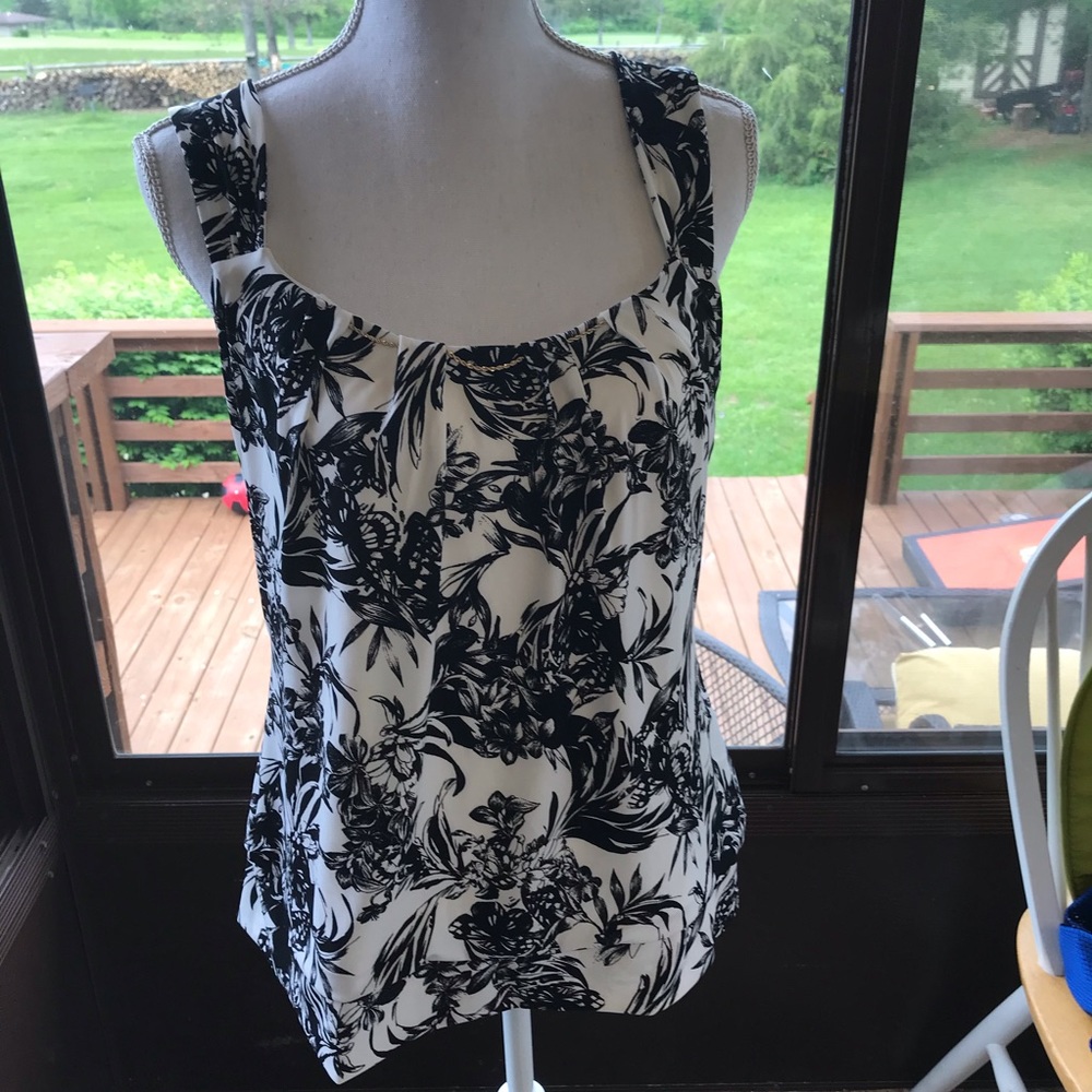 White House Black Market blouse. Size L.